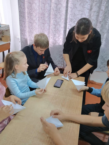 Члены Совета Первых, Полуямской школы, организовали мастер – класс.